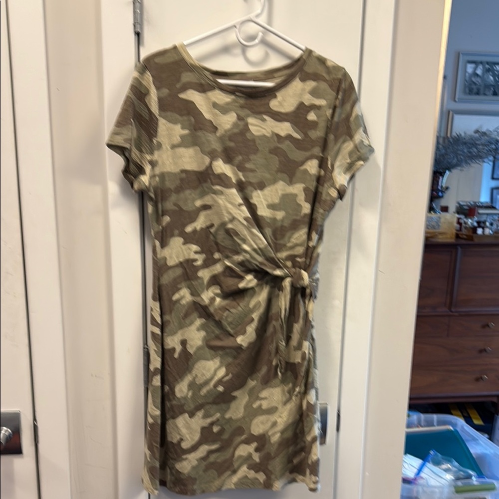 Chico's Size 2 (12/14) Camo Green Brown Sheath Sneaker Casual Crew Neck Dress
